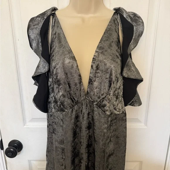 NWT Topshop Silver Metallic Ruffle Maxi Dress Glam Evening Party Size 14 - Picture 4 of 7